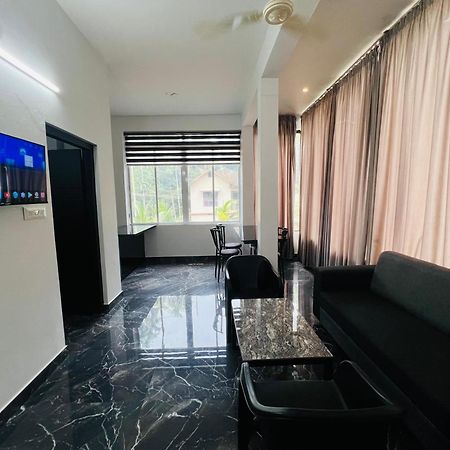 Nest Homes Nilambūr Buitenkant foto