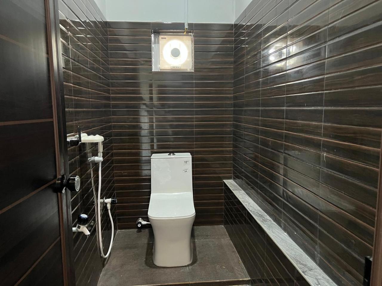 Nest Homes Nilambūr Buitenkant foto
